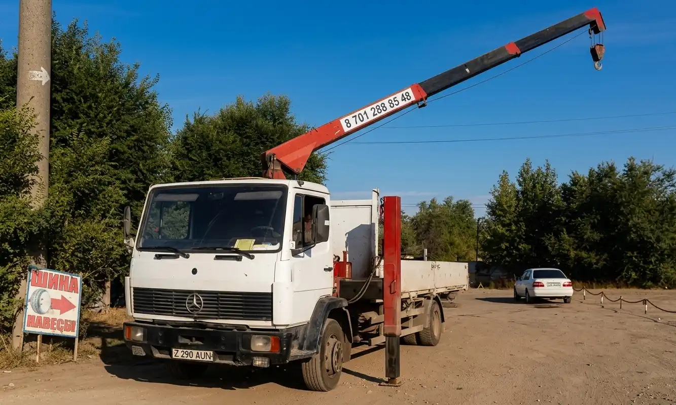 Mercedes-Benz манипулятор, борт 8 т, вылет 12 м